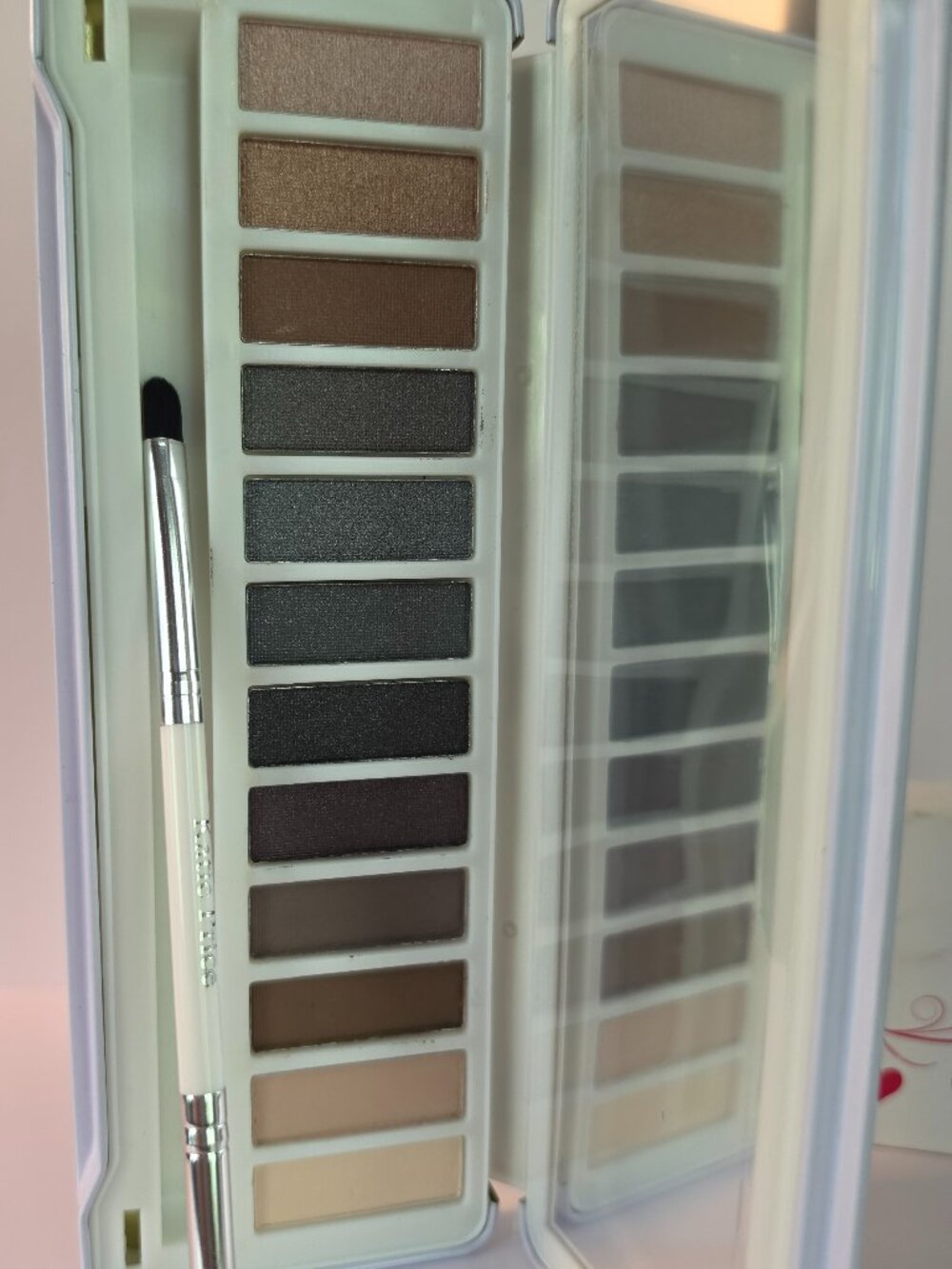 Katie Price SMOKEY Eyeshadow PALETTE Limited Edition